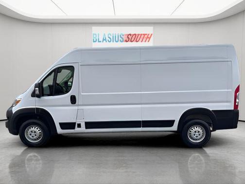 Bright White Clearcoat 2024 RAM ProMaster 2500 Tradesman