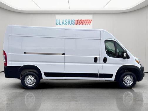 Bright White Clearcoat 2024 RAM ProMaster 2500 Tradesman