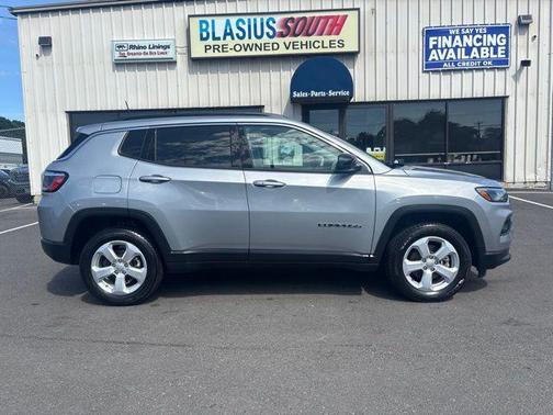 Billet Silver Metallic Clearcoat 2022 Jeep Compass Latitude