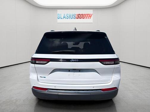 Bright White Clearcoat 2023 Jeep Grand Cherokee 4xe Base