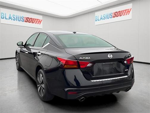 2022 Nissan Altima 2.5 SL