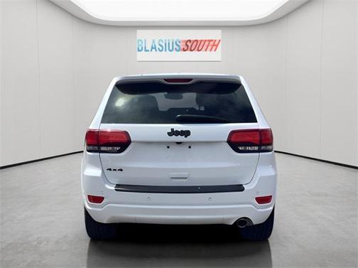 2022 Jeep Grand Cherokee Laredo