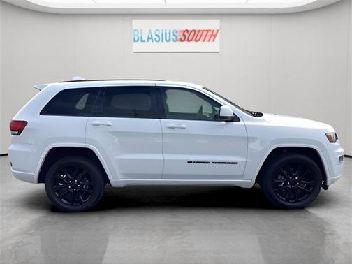 2022 Jeep Grand Cherokee Laredo