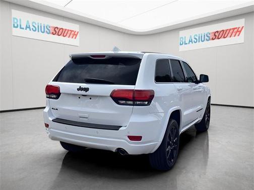 2022 Jeep Grand Cherokee Laredo