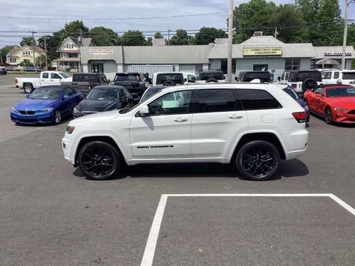 2022 Jeep Grand Cherokee Laredo