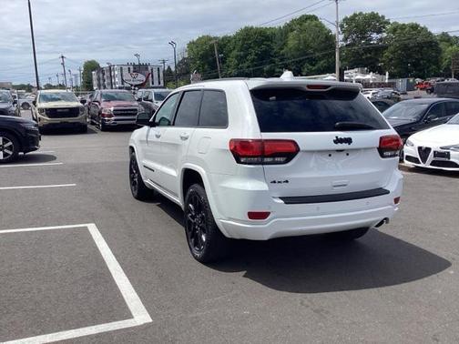 2022 Jeep Grand Cherokee Laredo