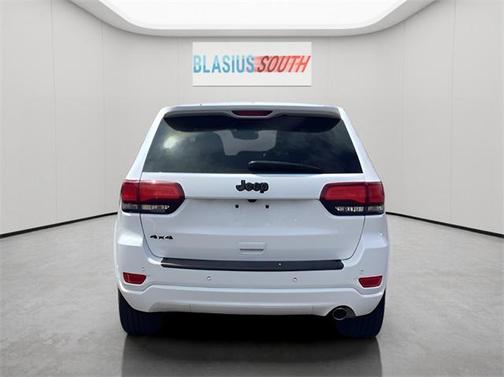 2022 Jeep Grand Cherokee Laredo