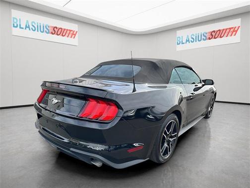 2022 Ford Mustang EcoBoost Premium