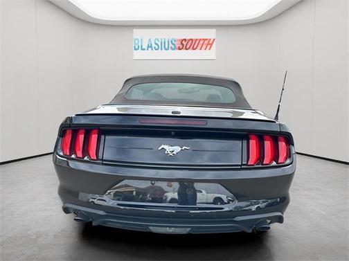 2022 Ford Mustang EcoBoost Premium