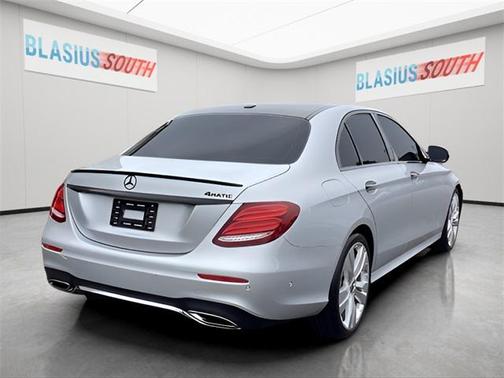 2017 Mercedes-Benz E-Class 4MATIC