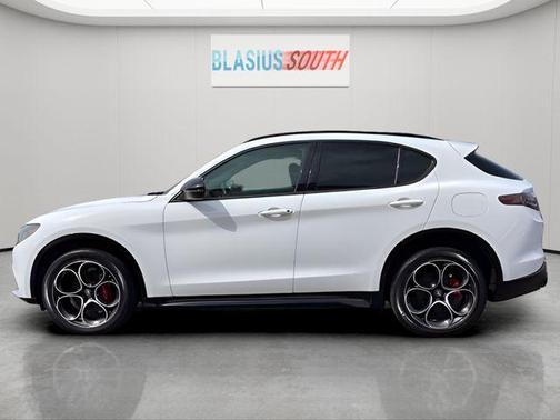 2024 Alfa Romeo Stelvio Veloce AWD