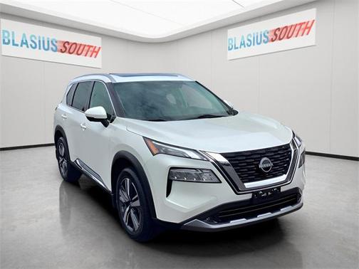2022 Nissan Rogue SL