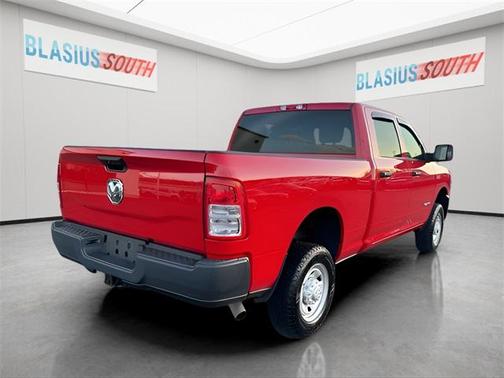 2022 RAM 2500 Tradesman Crew Cab 4x4 6'4' Box