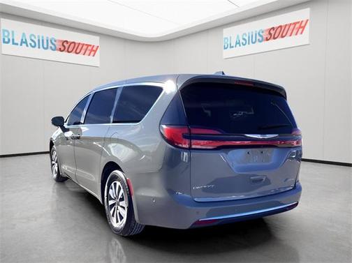 2022 Chrysler Pacifica Hybrid Touring L