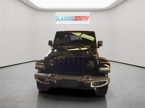2022 Jeep Gladiator Sport S
