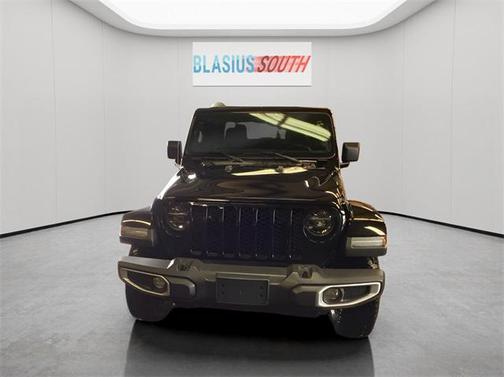2022 Jeep Gladiator Sport S