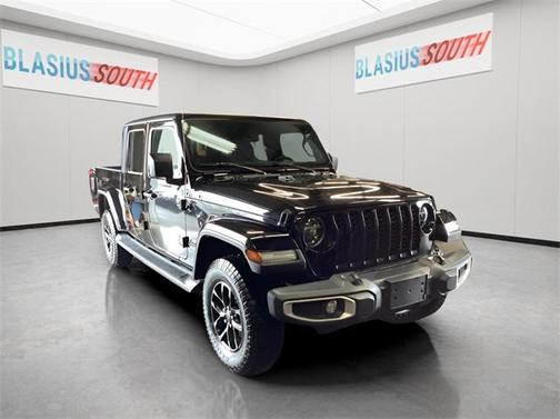2022 Jeep Gladiator Sport S