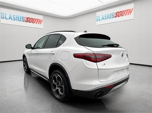 2022 Alfa Romeo Stelvio Ti