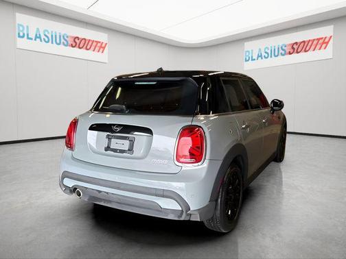 2023 MINI Hardtop Cooper