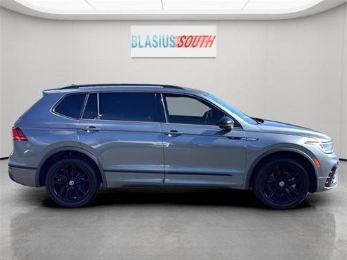 2022 Volkswagen Tiguan 2.0T SE R-Line Black 4MOTION