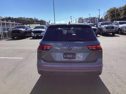 2022 Volkswagen Tiguan 2.0T SE R-Line Black 4MOTION