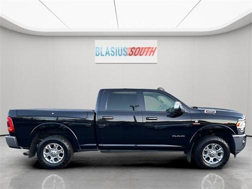 2020 RAM 3500 Laramie Crew Cab 4x4 6'4' Box