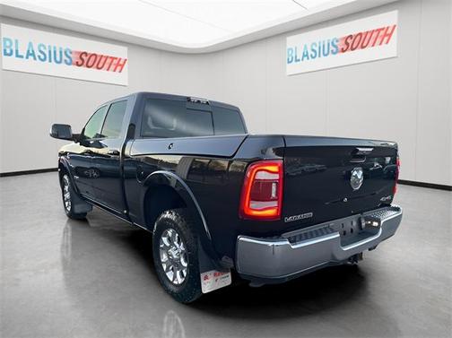 2020 RAM 3500 Laramie Crew Cab 4x4 6'4' Box