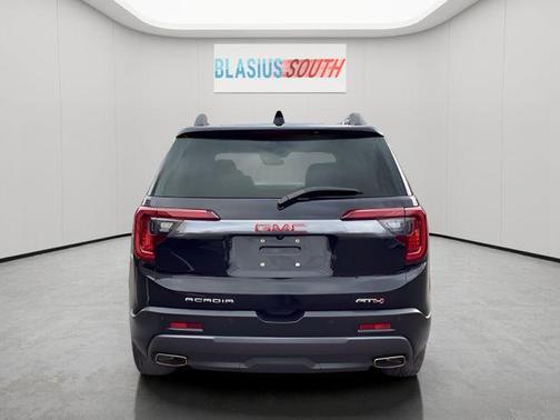 2023 GMC Acadia AWD AT4