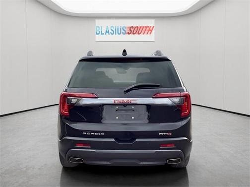 2023 GMC Acadia AWD AT4