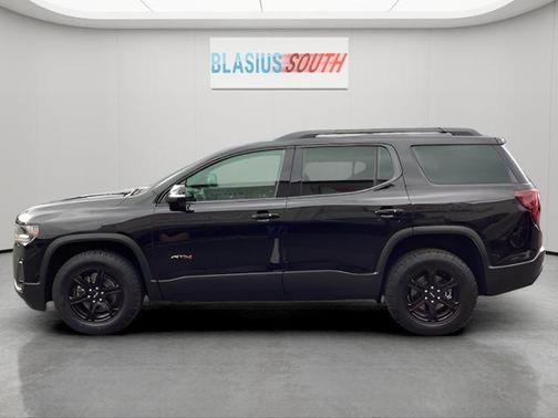 2023 GMC Acadia AWD AT4