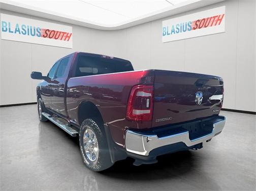 2022 RAM 3500 Big Horn Crew Cab 4x4 6'4' Box