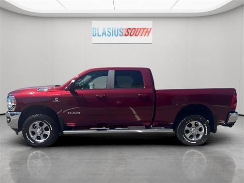 2022 RAM 3500 Big Horn Crew Cab 4x4 6'4' Box