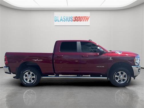 2022 RAM 3500 Big Horn Crew Cab 4x4 6'4' Box