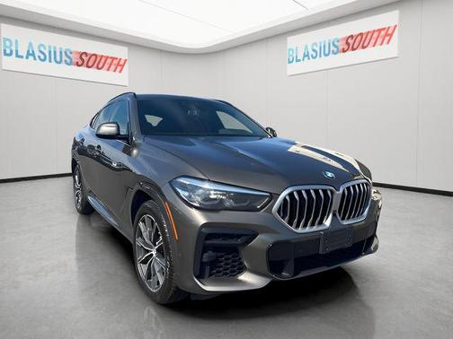 Manhattan Green Metallic 2023 BMW X6 xDrive40i