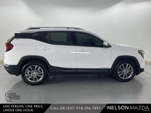 Summit White 2022 GMC Terrain SLT