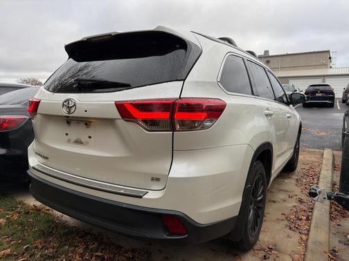 2018 Toyota Highlander SE