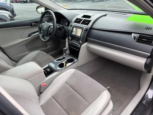 2012 Toyota Camry Hybrid XLE