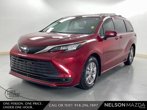 2023 Toyota Sienna LE