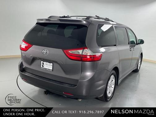 2018 Toyota Sienna LE