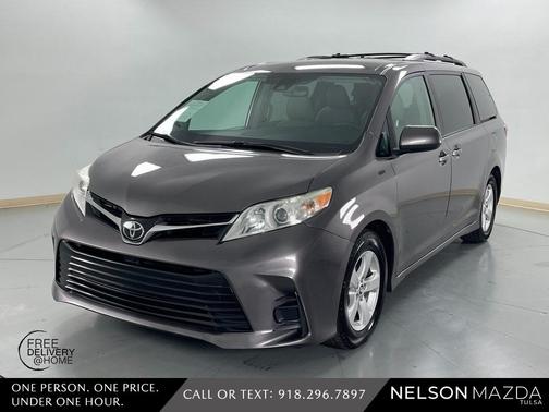 2018 Toyota Sienna LE