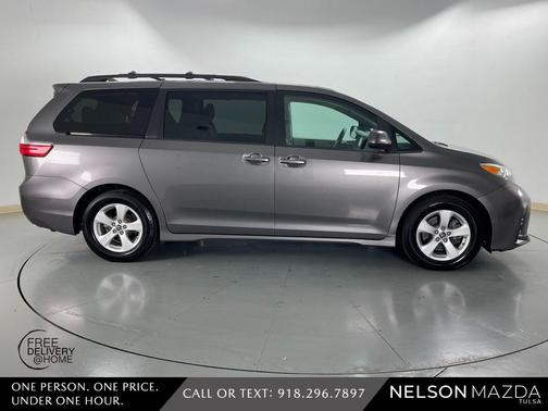 2018 Toyota Sienna LE