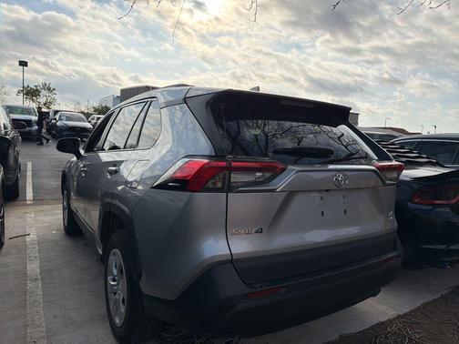 2020 Toyota RAV4 LE
