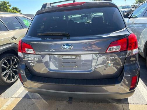 Carbide Gray Metallic 2014 Subaru Outback 3.6R Limited