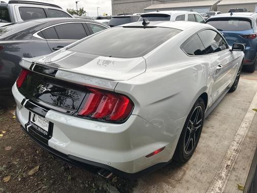 2022 Ford Mustang EcoBoost Premium