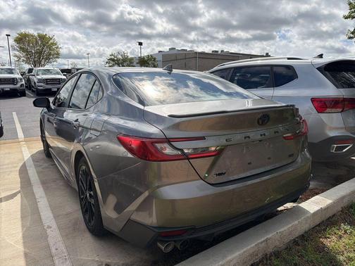 Metal 2025 Toyota Camry SE