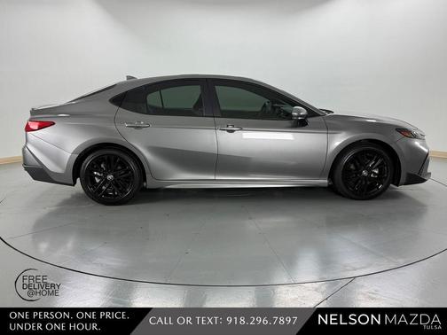 Metal 2025 Toyota Camry SE