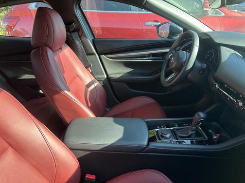 2025 Mazda Mazda3 2.5 S Carbon Edition