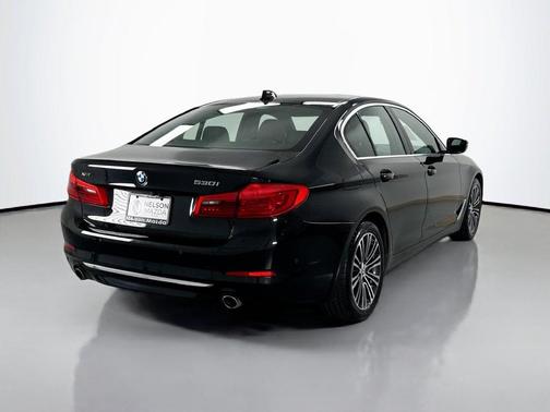 Black Sapphire Metallic 2019 BMW 530 i xDrive