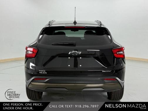 Mosaic Black Metallic 2025 Chevrolet Trax ACTIV