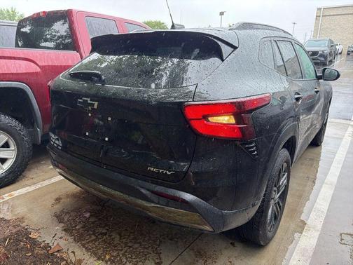 Mosaic Black Metallic 2025 Chevrolet Trax ACTIV